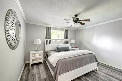 13934 Saint Marys Lane, Houston, TX 77079 - Photo 11