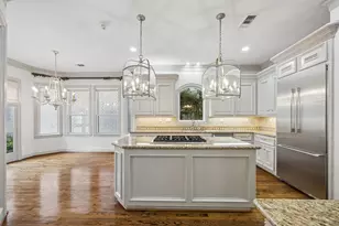 33 W Broad Oaks Dr, Houston, TX 77056 - Photo 11