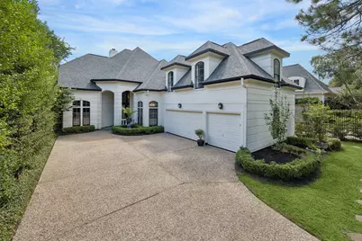 33 W Broad Oaks Drive, Houston, TX 77056 - Photo 1