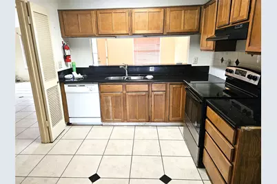 8215 Summer Quail Drive, Houston, TX 77489 - Photo 11