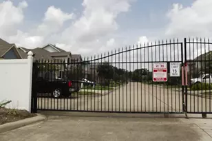 2801 Sand Dune Dr, Seabrook, TX 77586 - Photo 3