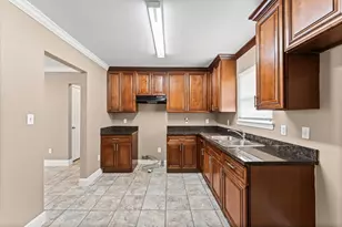 5646 Belmark St, Houston, TX 77033 - Photo 7