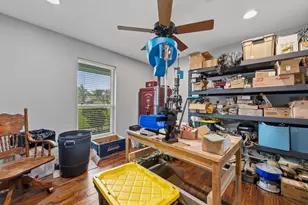 12102 Cherry Point Dr, Mont Belvieu, TX 77535 - Photo 31