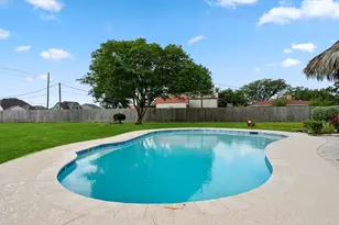 12102 Cherry Point Dr, Mont Belvieu, TX 77535 - Photo 25