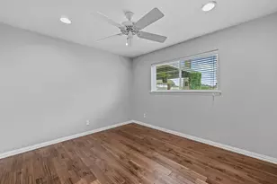 12102 Cherry Point Dr, Mont Belvieu, TX 77535 - Photo 17