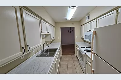 7400 Bellerive Drive #1204, Houston, TX 77036 - Photo 9