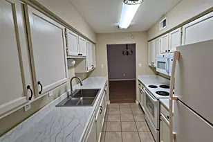 7400 Bellerive Dr, Houston, TX 77036 - Photo 9