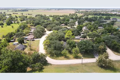 321 Circle Drive, Wharton, TX 77488 - Photo 9