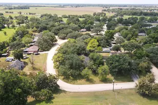 321 Circle Dr, Wharton, TX 77488 - Photo 9