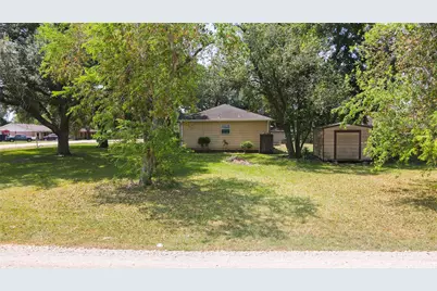 321 Circle Drive, Wharton, TX 77488 - Photo 33