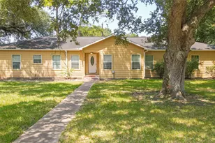 321 Circle Dr, Wharton, TX 77488 - Photo 1