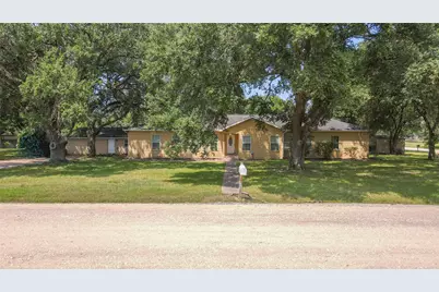 321 Circle Drive, Wharton, TX 77488 - Photo 35