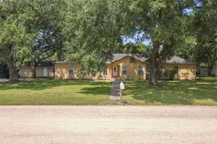 321 Circle Dr, Wharton, TX 77488 - Photo 35
