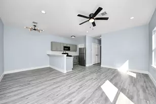 7502 Sandle St, Houston, TX 77088 - Photo 9