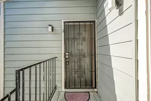 3758 Tanglewilde St, Houston, TX 77063 - Photo 3