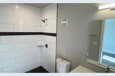 2727 Houston Avenue #210, Houston, TX 77009 - Photo 11