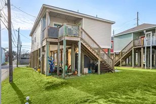 710 35th St, Galveston, TX 77550 - Photo 27