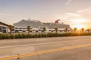 710 35th St, Galveston, TX 77550 - Photo 31