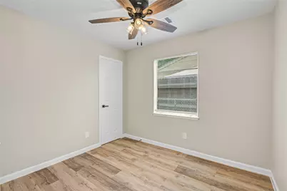 10611 Leitrim Way, Houston, TX 77047 - Photo 11