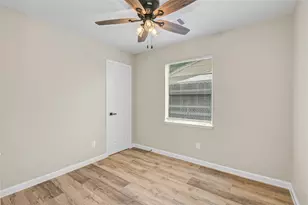 10611 Leitrim Way, Houston, TX 77047 - Photo 11