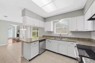 16826 Cobble Ridge Dr, Sugar Land, TX 77498 - Photo 9