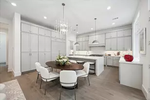 10 Wentworth Square Ave, Houston, TX 77027 - Photo 1