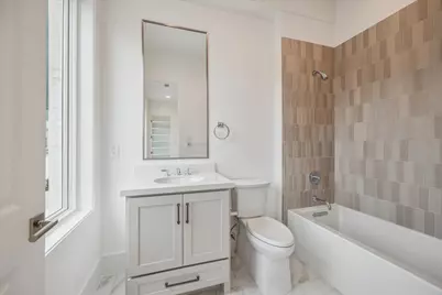 10 Wentworth Square Avenue, Houston, TX 77027 - Photo 25