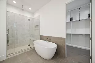 10 Wentworth Square Ave, Houston, TX 77027 - Photo 19