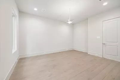 10 Wentworth Square Avenue, Houston, TX 77027 - Photo 15