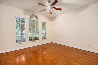 4438 W Maple Drive, Friendswood, TX 77546 - Photo 11