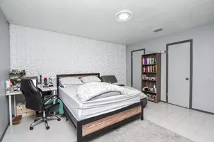 12469 Sharpview Dr, Houston, TX 77072 - Photo 11