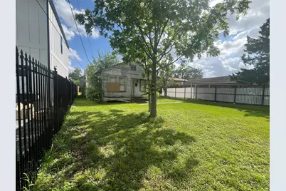 1210 Lindale Street, Houston, TX 77022 - Photo 3