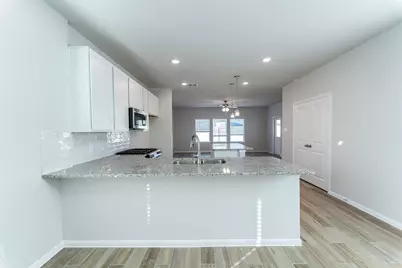 14318 Lunan Drive, Texas City, TX 77568 - Photo 5