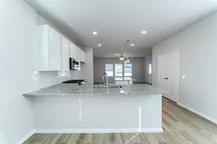 14318 Lunan Dr, Texas City, TX 77568 - Photo 5