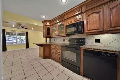 202 Hammond Loop, Sweeny, TX 77480 - Photo 9