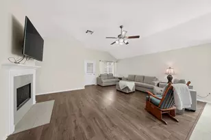 4051 Conifer Dr, Dickinson, TX 77539 - Photo 13