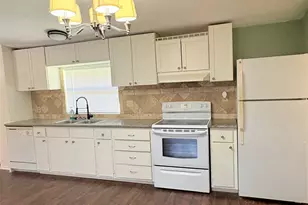 17807 Dean Ct, Conroe, TX 77302 - Photo 9