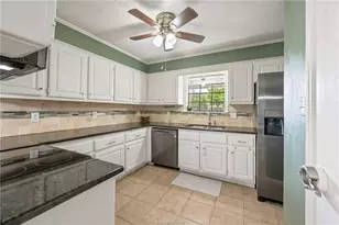 8711 Bent Tree Dr, College Station, TX 77845 - Photo 5