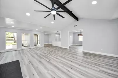9406 Vickijohn Drive, Houston, TX 77031 - Photo 17