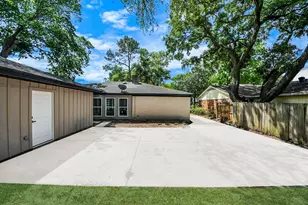9406 Vickijohn Dr, Houston, TX 77031 - Photo 13