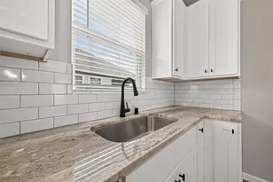 1415 Terry Roberts Dr, Angleton, TX 77515 - Photo 15