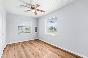 645 3rd St, San Leon, TX 77539 - Photo 37