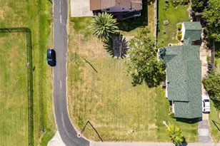 645 3rd St, San Leon, TX 77539 - Photo 9