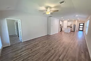 221 Harper Ridge Dr, Conroe, TX 77316 - Photo 9