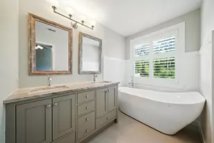 13600 Breton Ridge St, Houston, TX 77070 - Photo 17