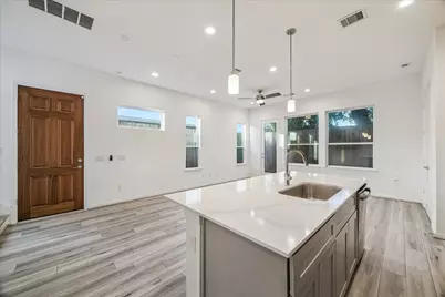 1524 Ojeman Road #D, Houston, TX 77055 - Photo 5