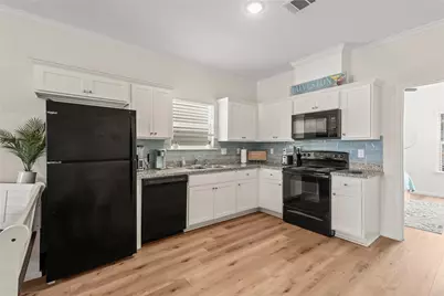 3535 Avenue M, Galveston, TX 77550 - Photo 11