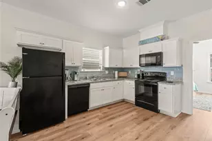 3535 Avenue M, Galveston, TX 77550 - Photo 11