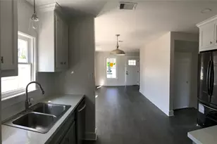 1104 E 26th St, Houston, TX 77009 - Photo 9