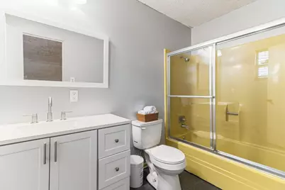 103 S Ringgold Street, West Columbia, TX 77486 - Photo 9